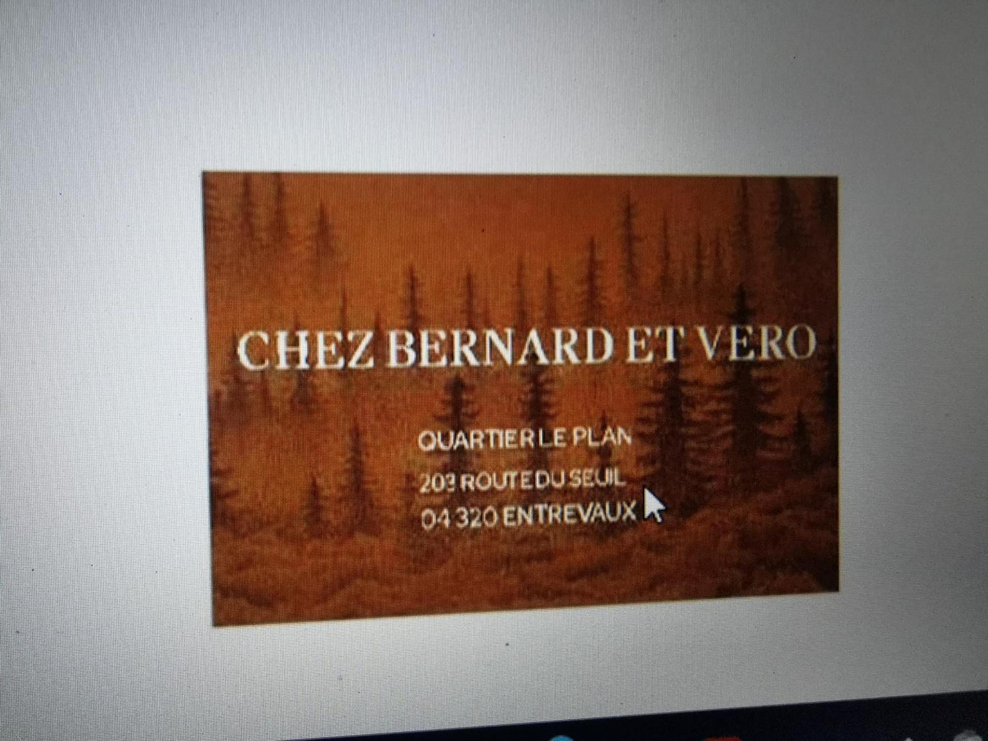 Chez Vero Et Bernard Entrevaux Buitenkant foto